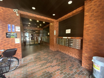 【エントランス】 | ライオンズマンション上六第三