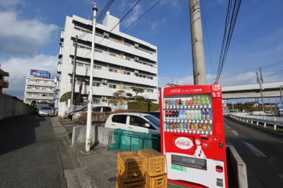 【その他共用部分】 | メゾンブランシュ1号館 | ゴミ置場・自販機