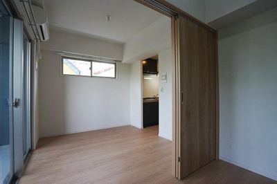 【居間・リビング】 | 仲介手数料０円！初期費用が安いプライスホーム！アルティザ博多南リバーフロント