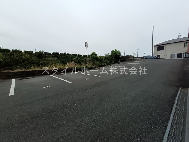 フィオーレ豊橋の駐車場