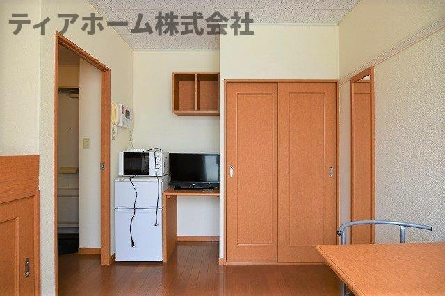 レオパレスまさごの居間・リビング|現状優先となります。