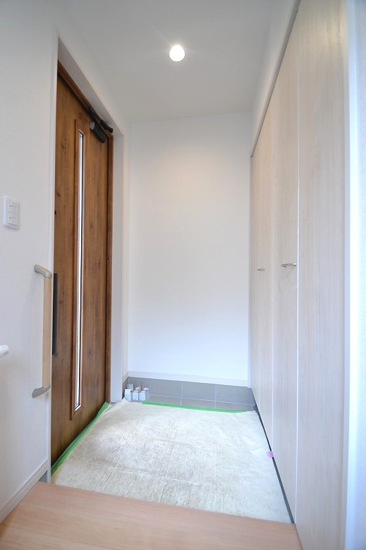 新琴似10条4丁目　2号棟の玄関