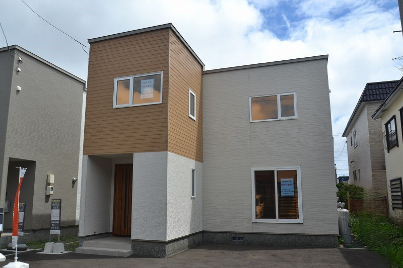 新琴似10条4丁目　2号棟の外観