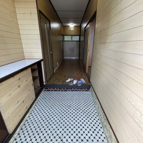 室蘭市宮の森町2丁目5－5戸建の玄関