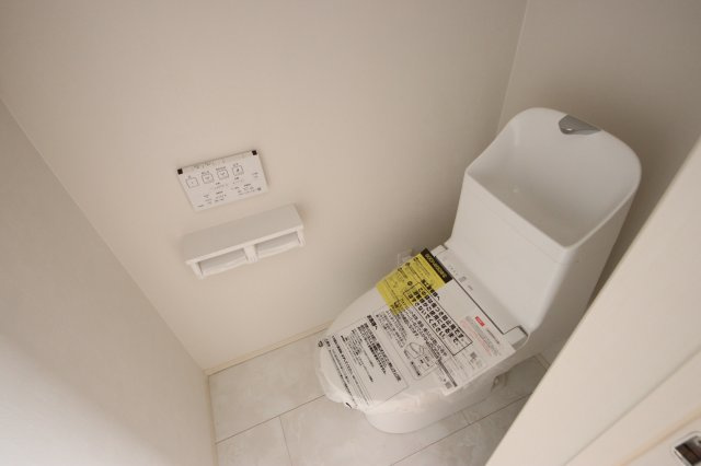 《仲介手数料無料》緑区大字三室7207-2新築一戸建てのトイレ|撮影日 2024年8月26日 12:20 晴れ