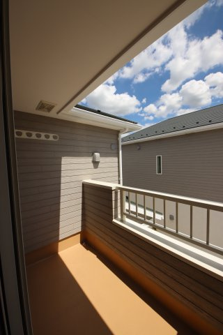 《仲介手数料無料》緑区大字三室7207-2新築一戸建てのバルコニー|撮影日 2024年8月26日 12:20 晴れ