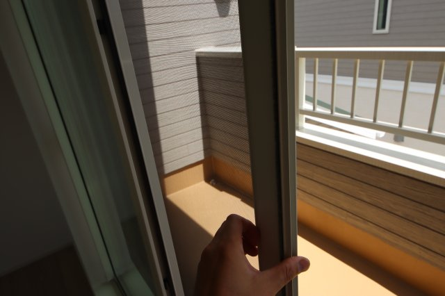 《仲介手数料無料》緑区大字三室7207-2新築一戸建てのバルコニー|網戸付き
撮影日 2024年8月26日 12:20 晴れ