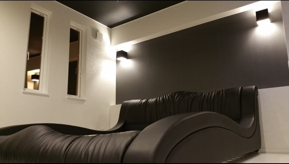 堀川町　「家は品質！」当社施工の中古住宅　2015年築　4LDKの寝室|寝室のおしゃれな照明