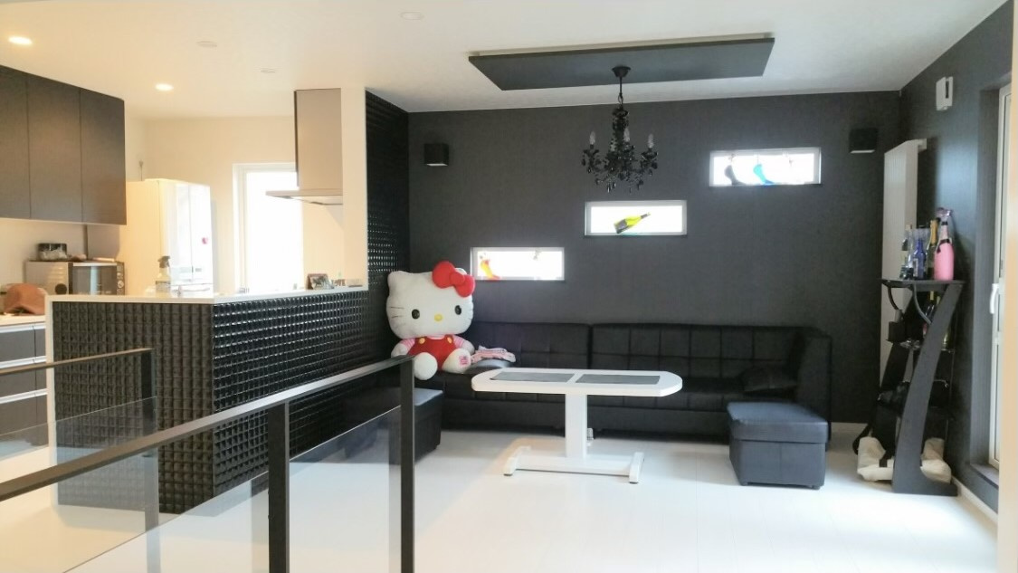 堀川町　「家は品質！」当社施工の中古住宅　2015年築　4LDKのダイニング|広々8帖のダイニングルーム