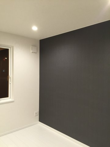 堀川町　「家は品質！」当社施工の中古住宅　2015年築　4LDKのその他|アクセント　壁紙　新築時