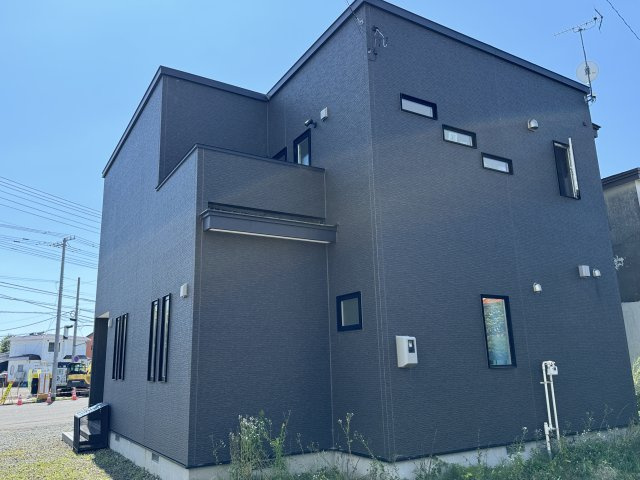 堀川町　「家は品質！」当社施工の中古住宅　2015年築　4LDKの外観|北東方面からの外観です。