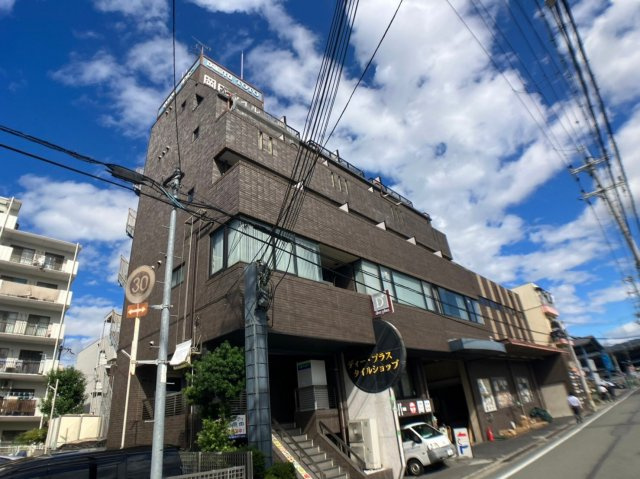 ロフティ岡田の外観