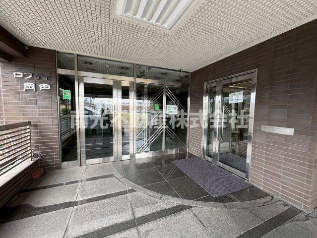 ロフティ岡田のエントランス