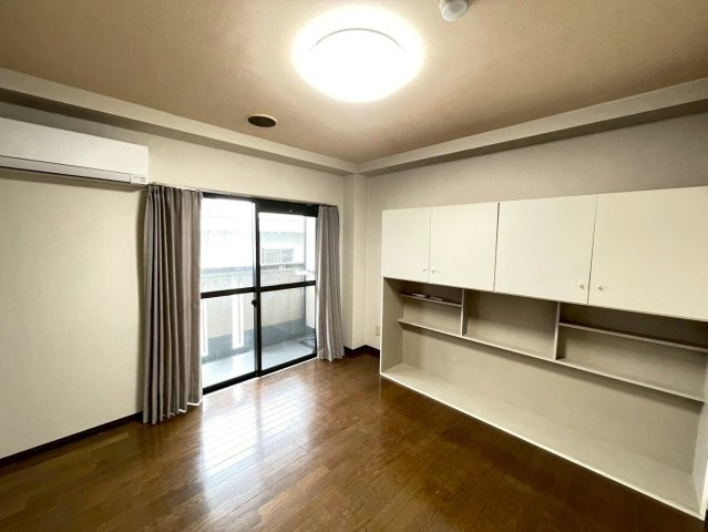 ロフティ岡田の居間・リビング