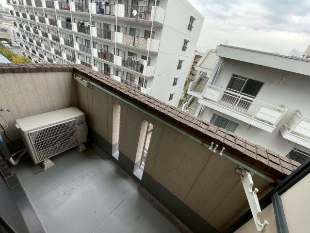 ロフティ岡田のバルコニー