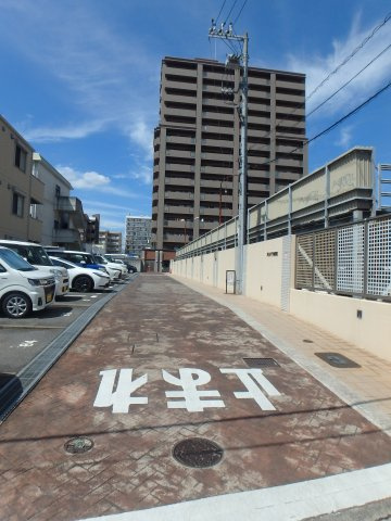 アルファステイツ倉敷駅前の駐車場|駐車場入り口