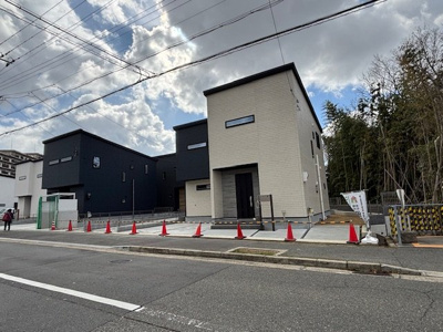 【外観】 | 神戸市西区伊川谷町有瀬　新築戸建1号棟　仲介手数料無料！ | 落ち着いた雰囲気の外観です