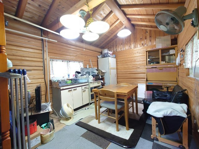 ◆緑豊かな住環境◆畑や栗の木のある広い約１００坪の敷地◆平家建◆駐車スペースあり◆京丹波町中台土橋の洋室|洋室