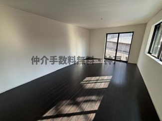【居間・リビング】 | 神戸市垂水区舞子坂3丁目　新築戸建　仲介手数料無料！ | ゆったり過ごせる居間です