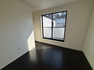 【洋室】 | 神戸市垂水区舞子坂3丁目　新築戸建　仲介手数料無料！ | 個人の部屋や寝室として使える洋室です