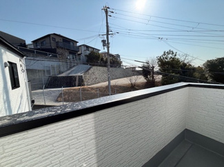 【バルコニー】 | 神戸市垂水区舞子坂3丁目　新築戸建　仲介手数料無料！ | 外からの目が気にならないバルコニーで洗濯物が干せます