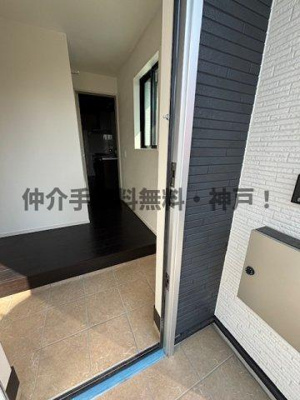 【玄関】 | 神戸市垂水区舞子坂3丁目　新築戸建　仲介手数料無料！ | 落ち着いた玄関です
