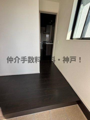 【玄関】 | 神戸市垂水区舞子坂3丁目　新築戸建　仲介手数料無料！ | 落ち着いた玄関です