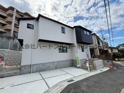 【外観】 | 神戸市垂水区歌敷山4丁目　新築戸建2号棟　仲介手数料無料！ | 落ち着いた雰囲気の外観です