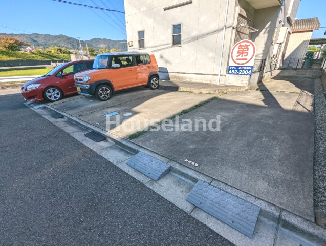 夢フォー・ラ園部の駐車場