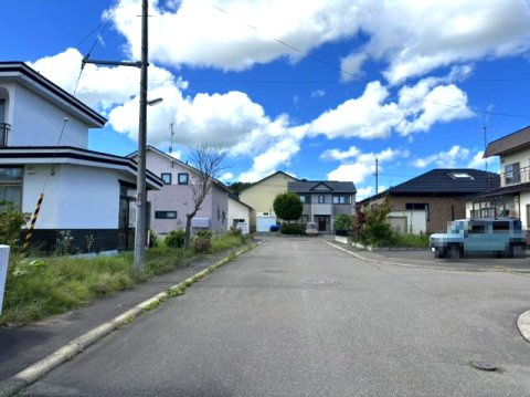 北見市並木町５１０番１７、５１０番１８　売地の前面道路含む現地写真