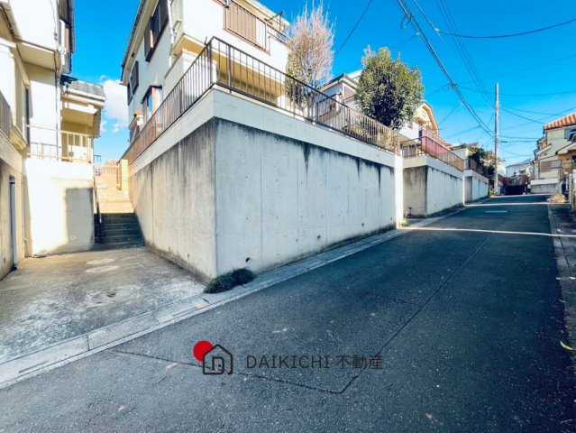 【前面道路含む現地写真】 | サンベイズ桶川　中古戸建