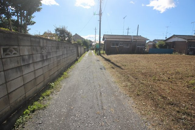結城市結城の前面道路含む現地写真|東側道路（2021年10月撮影）