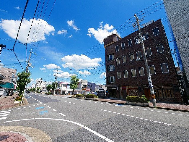 ナカタニビル