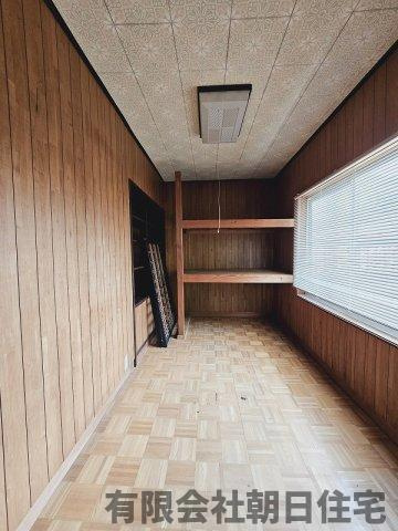 【洋室】 | 島根町加賀中古戸建 | 明るい洋室です