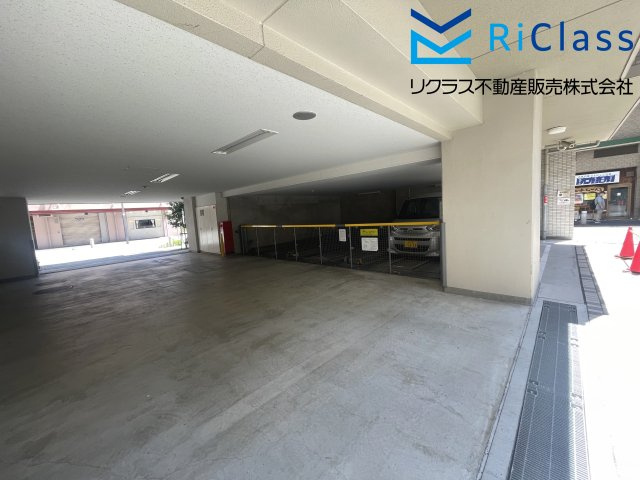 ディアエスタミオ新長田の駐車場