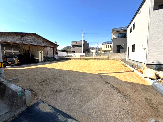 石風呂町売土地の前面道路含む現地写真