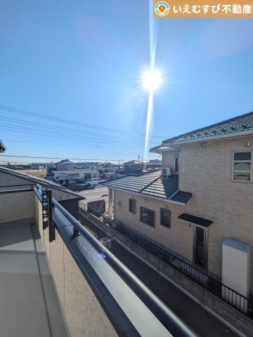 BLOOMING GARDEN　羽生市中岩瀬の展望|高い建物が無く開放感のある展望
バルコニーからの展望も開けていて閑静な住宅地が望めます。日当りも良いですね♪