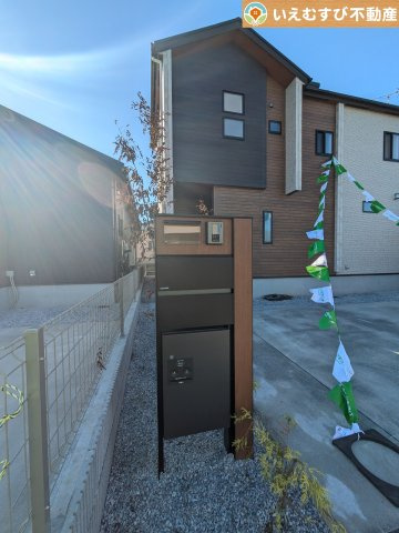 BLOOMING GARDEN　羽生市中岩瀬のエントランス|モニター付きインターフォン
誰が来たかわかるモニター付きで来客時はもちろん、お子様のお留守番にも安心の設備！