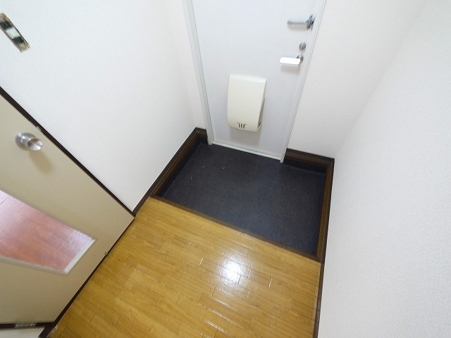 ハイツ光の玄関