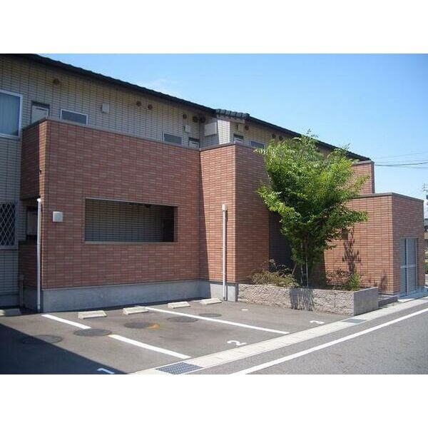 ベルガーデン伊織の駐車場