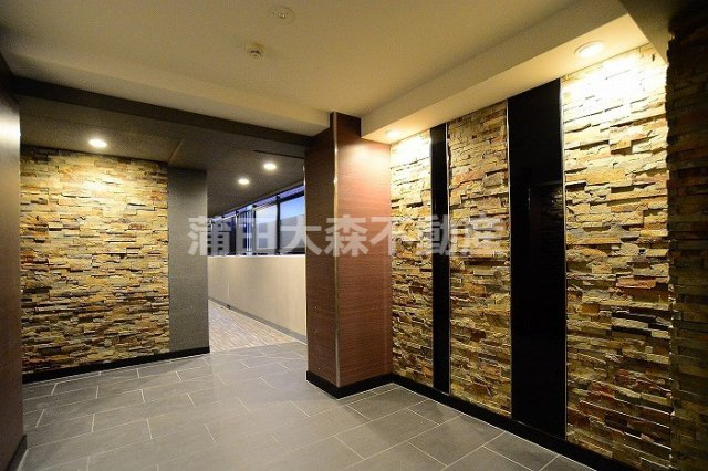 ステージファースト大森町のエントランス|防犯カメラTVモニター付オートロック宅配BOXメールBOX　エントランス