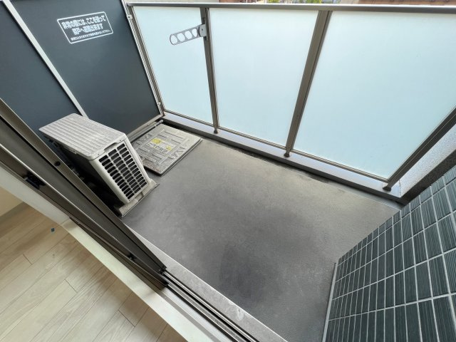 プレサンス南森町駅前のバルコニー