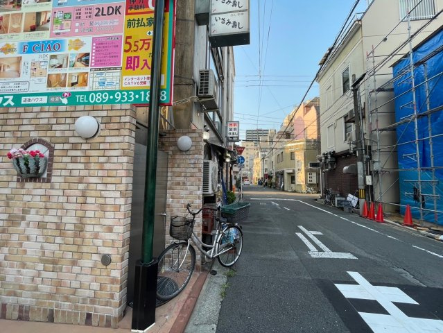 アドレスビルの外観