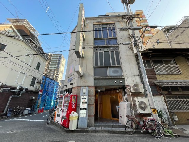 アドレスビルの外観