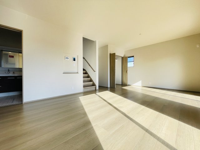 【居間・リビング】 | 熊谷市末広　新築戸建　フェリディアガーデン　10号棟