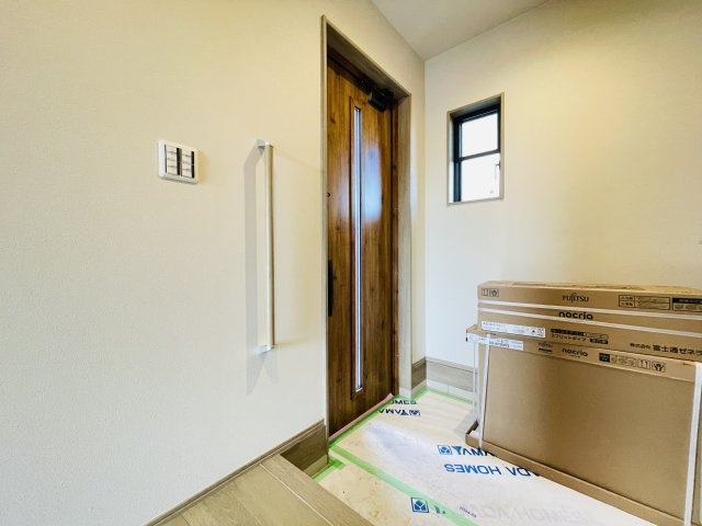 【玄関】 | 熊谷市末広　新築戸建　フェリディアガーデン　10号棟