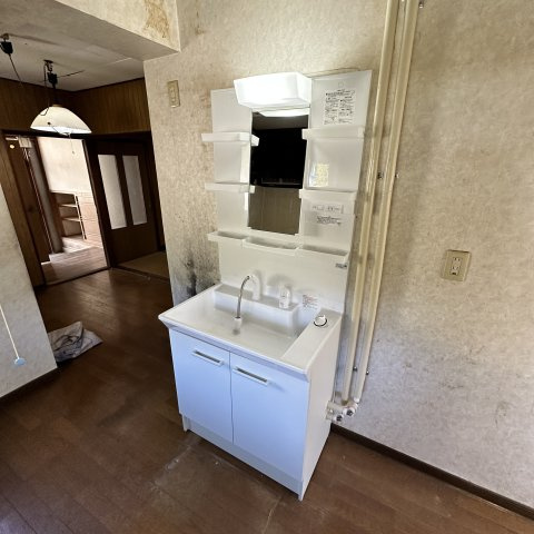 室蘭市母恋南町5丁目32-1戸建の独立洗面台