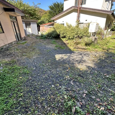 室蘭市母恋南町5丁目32-1戸建の駐車場