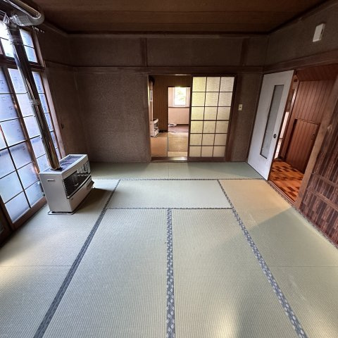 室蘭市母恋南町5丁目32-1戸建の居間・リビング