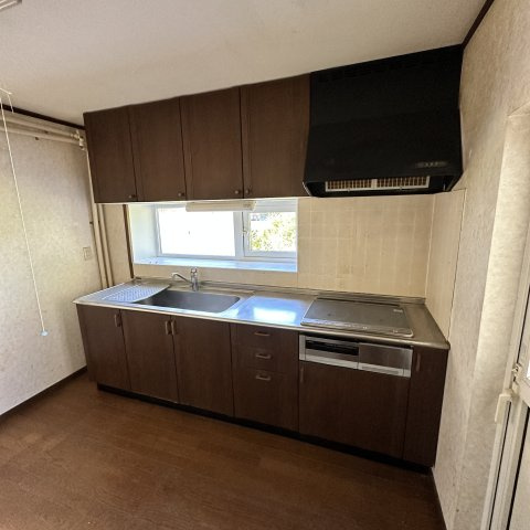 室蘭市母恋南町5丁目32-1戸建のキッチン